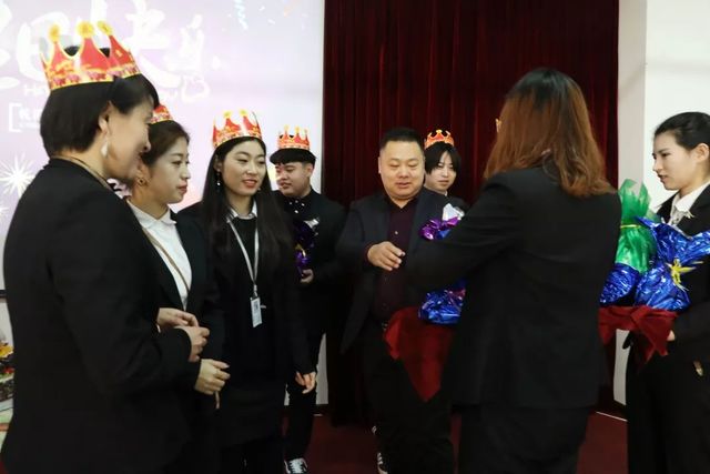 乾港生日會(huì) 乾港生日會(huì)